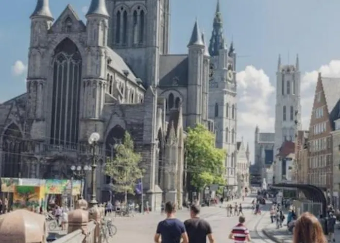 בית הארחה The Old One Fifteen By Romy&travis 4*